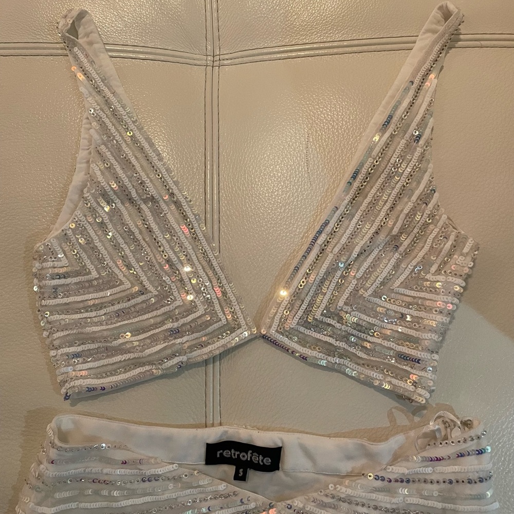 Poshmark Magda Top and Skirt set. Top size XS, skirt size S and completely new - Picture 4 of 6